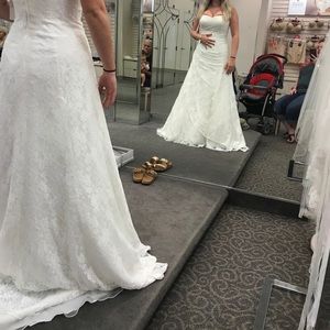 Never worn wedding dress